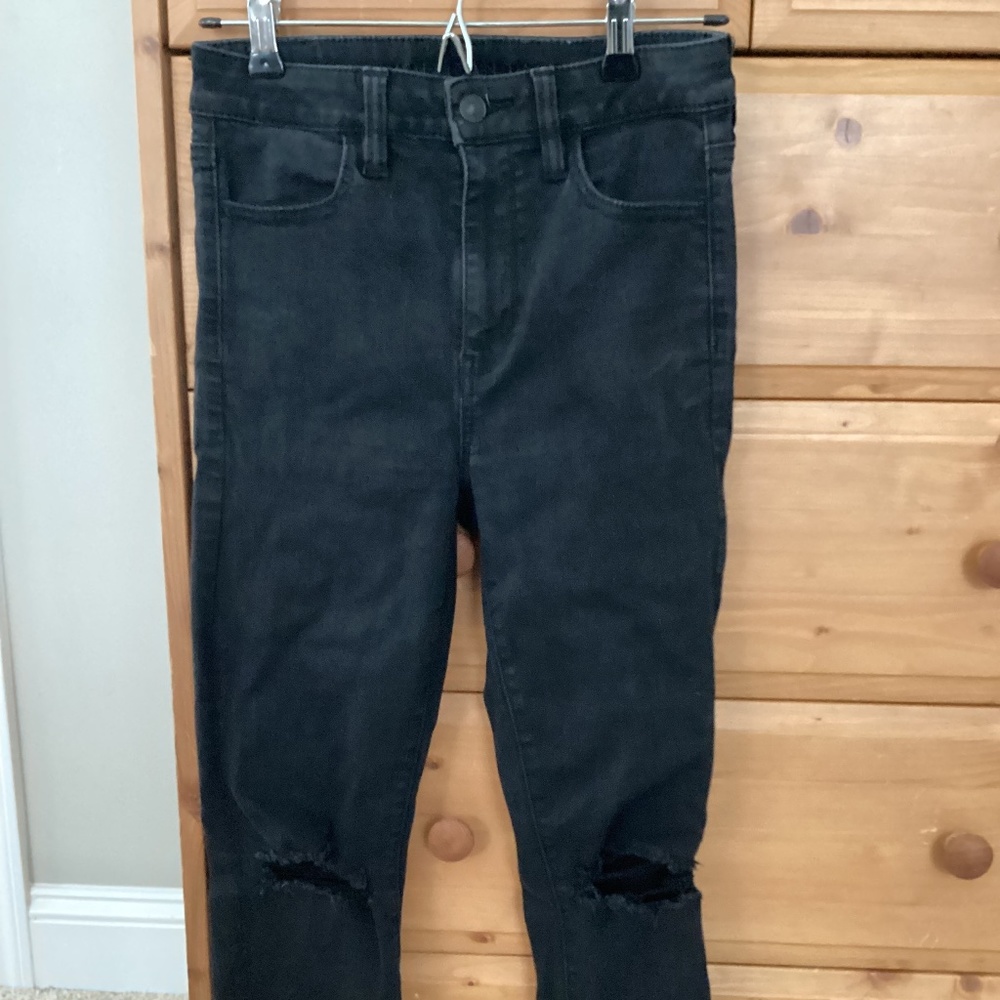 American Eagle Women’s Black Jean Size 4 Short